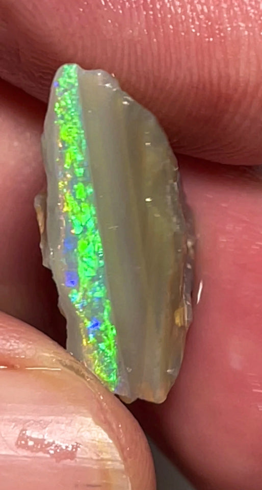 Lightning Ridge Cutters Super Select Seam rough to cut 8.50cts Just Look at that Amazing Bar ! Blocky Pattern Potential ? Super Bright Multifire Bling ? 17.000 x 10.000 x 7.000 mm NEW965