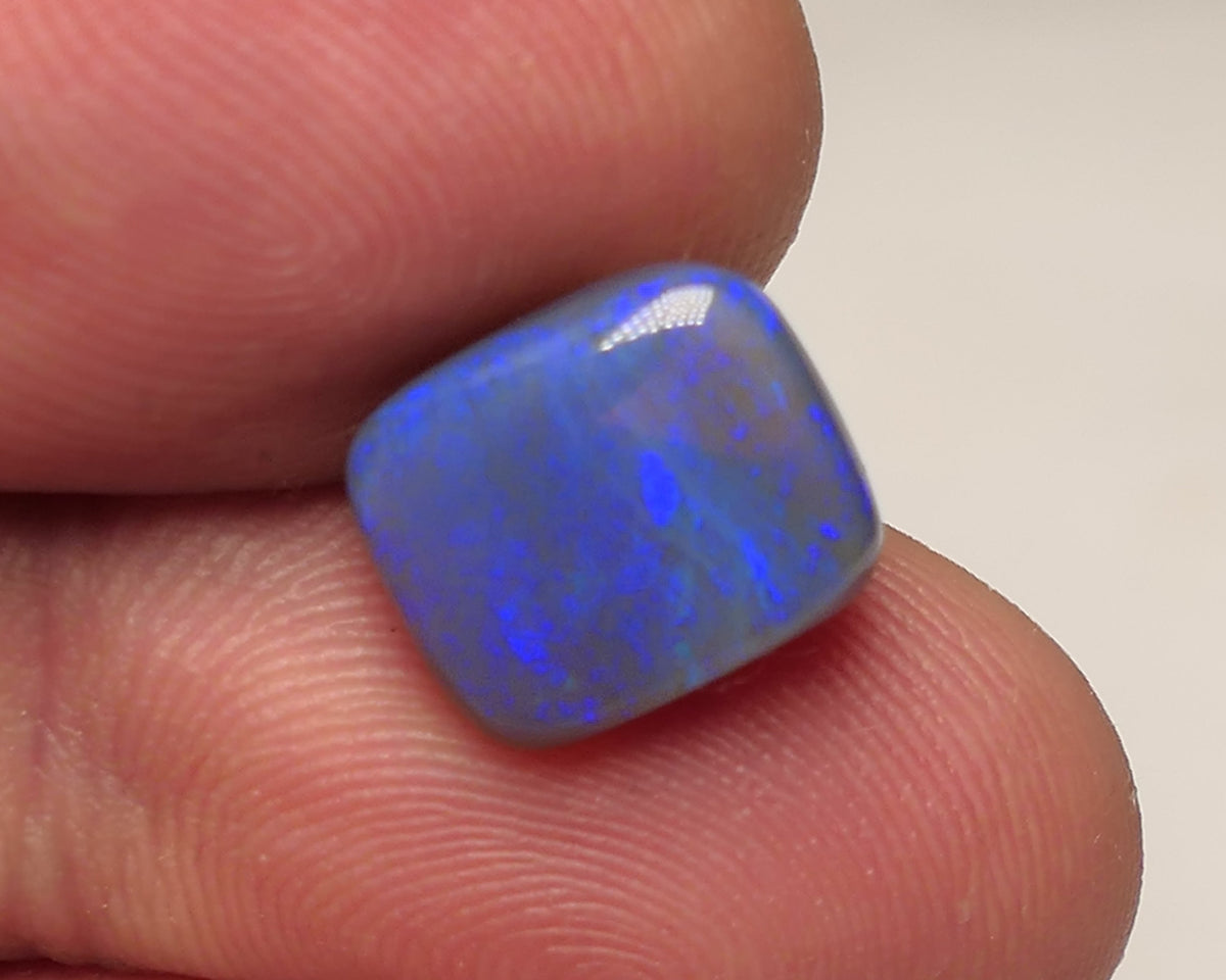 Australian Dark Crystal Opal Gemstone 3.9cts Jewellery Grade N6 Body Tone B4 Brightness Gorgeous Blue fires 12x10x4mm WAC59