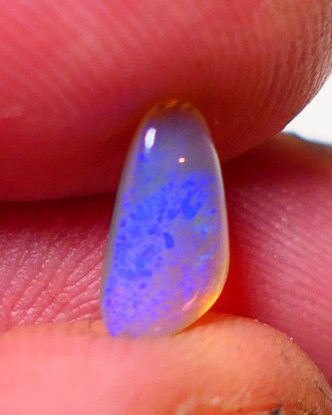Lightning Ridge Crystal Opal Gemstone 1cts Jewellery Grade N7 Body Tone B3 Brightness  Stunning Blues 10x5x3mm 0653