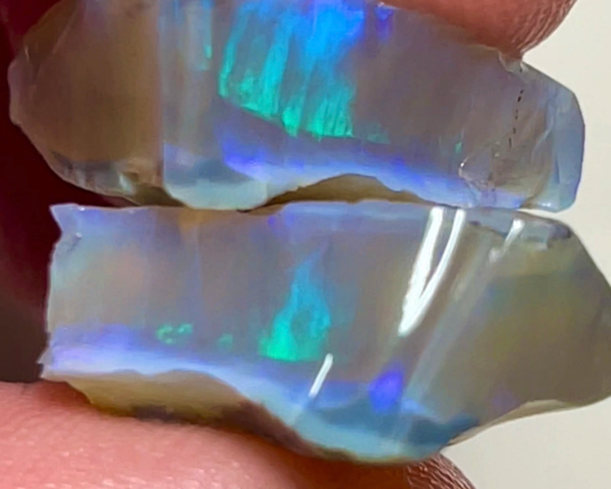 Coober Pedy Dark Crystal Seam opal rough split pair 30.00cts Green./Blue sun flashes 24x15x6mm & 20x18x5mm NSW186