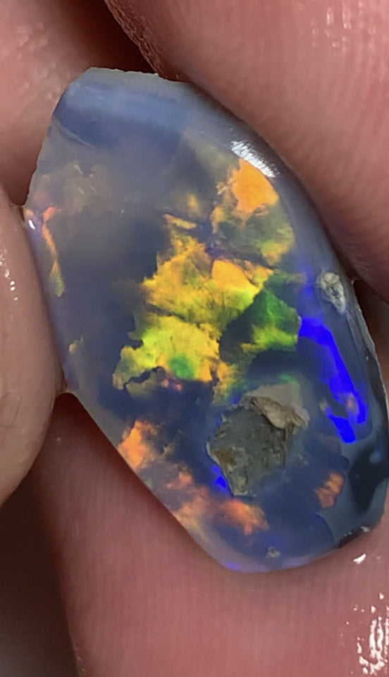 Australian Opal Gem Grade Single semi Black 5cts Rub/Rough Super bright Orange/Yellow & Multifires Broad flash / almost Flagstone pattern 22x14x2mm WSN28