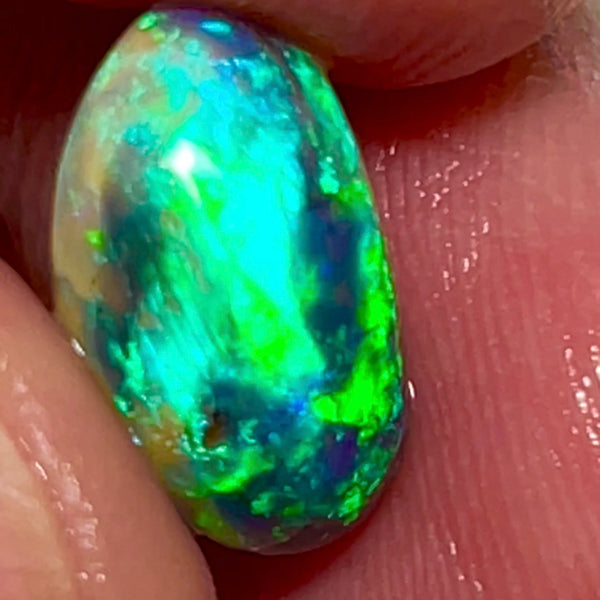 High Dome Pea knobby rub rough preform 3.90cts Total Stunner Bright Vibrant  Green/Yellow/Dominant fires on N2-N3 body tone 14.00 x 8.00 x 5.00 mm NEW927