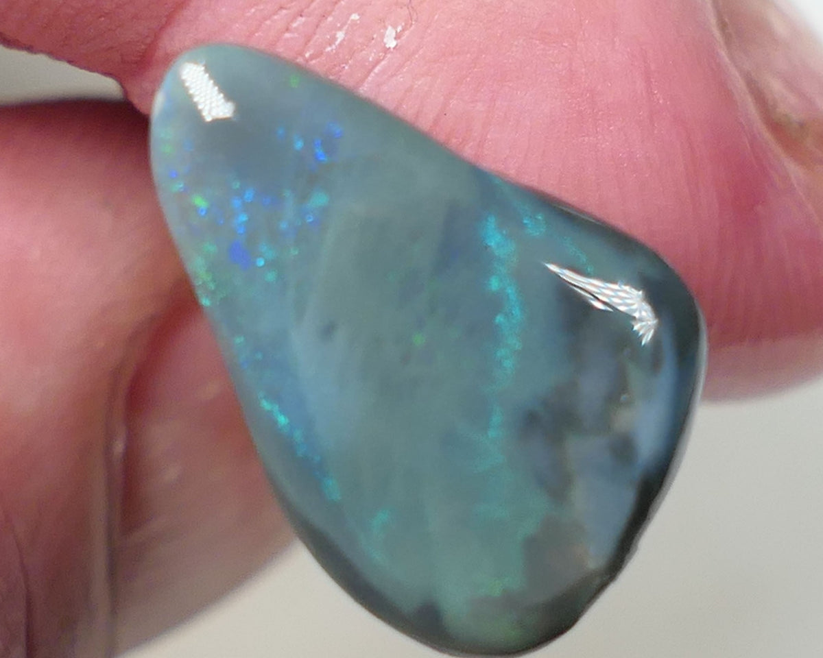 Lightning Ridge Opal Dark Base Seam Rough Rub 4.6cts Some Blue & Green fires 20x12x3.5mm 0534