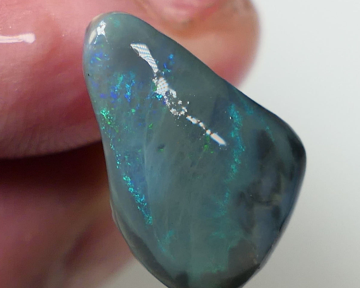 Lightning Ridge Opal Dark Base Seam Rough Rub 4.6cts Some Blue & Green fires 20x12x3.5mm 0534