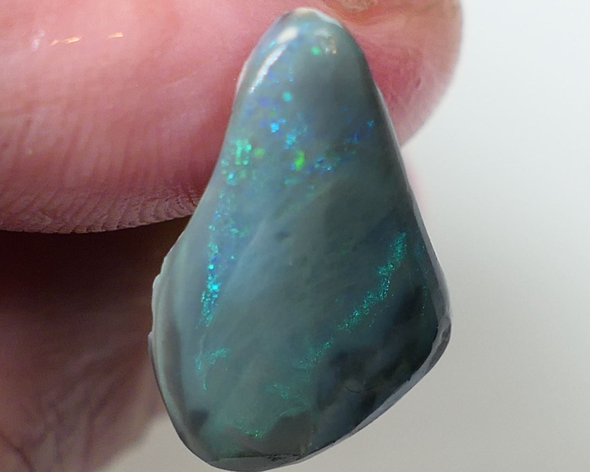 Lightning Ridge Opal Dark Base Seam Rough Rub 4.6cts Some Blue & Green fires 20x12x3.5mm 0534