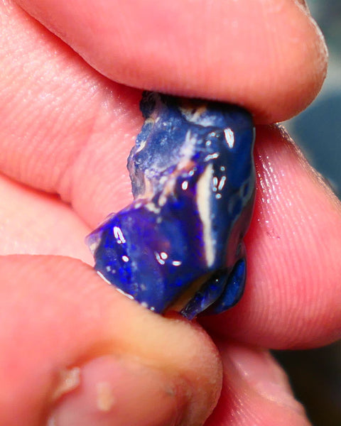 Lightning Ridge Rough Opal 8.50cts Black opal formation showing some nice Blues 17x12x10mm 1401