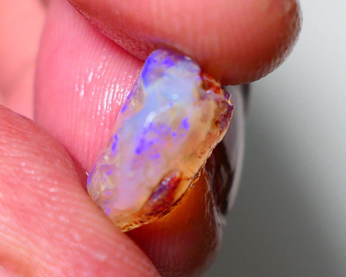 Lightning Ridge Rough Opal 3.00cts Crystal Seam piece showing nice blues colours 13x7x7mm A1514