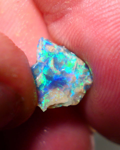 Lightning Ridge Opal Crystal base rub/rough 2cts showing Electric Vibrant & vivid super bright Green/Blue fires 12x10x3mm A1507