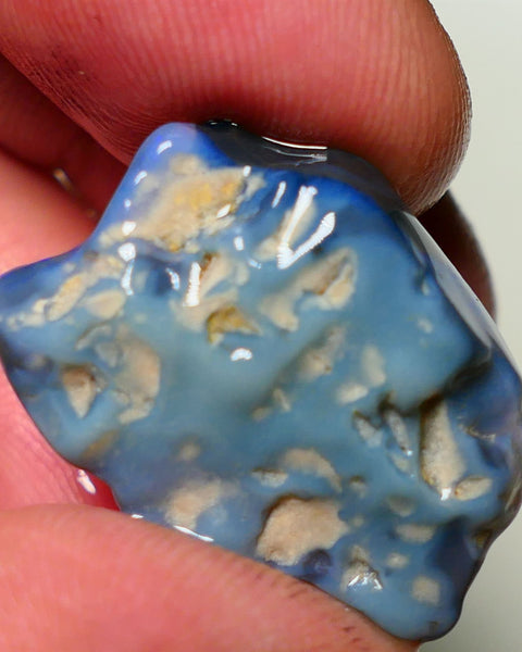 Lightning Ridge Rough Opal 25cts Big sized Blue on Black/ Dark Gamble Seam Nice Blues 27x20x8mm NS039