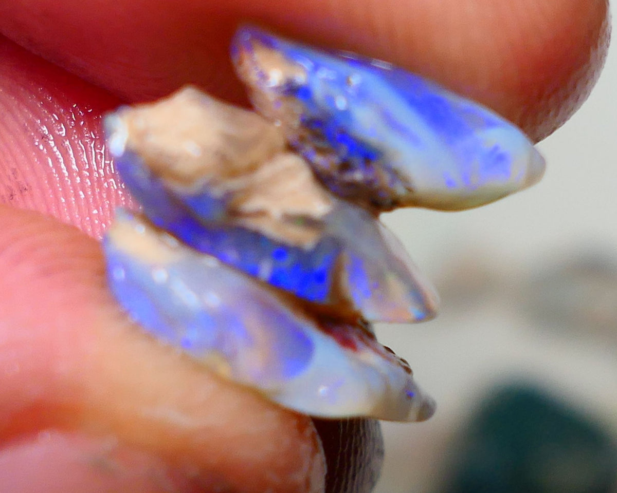 Lightning Ridge Rough Opal 7.75cts Grey Base Gamble Seams  with some Blue fires in the bars 14x10x3mm to 12x7x4mm NS035