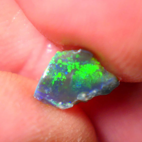 Mulga® Green/Blue dominant Multifires on Black Opal Rough Rub Miners Bench® 0.75cs Gorgeous face 10x6x2mm NS153