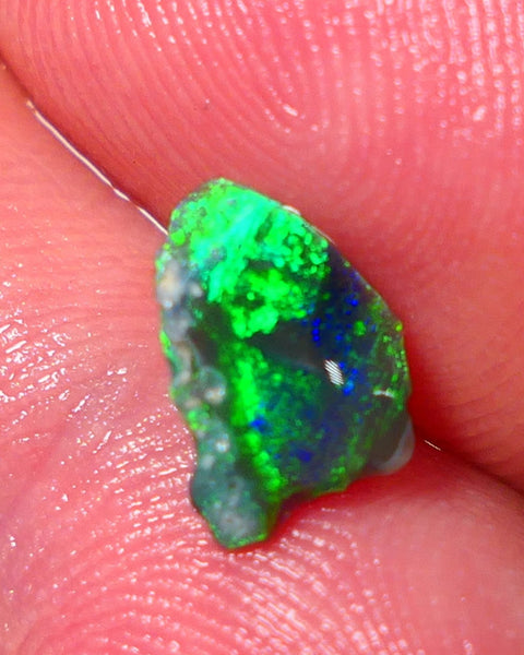 Mulga® Green/Blue dominant Multifires on Black Opal Rough Rub Miners Bench® 0.75cs Gorgeous face 10x6x2mm NS153