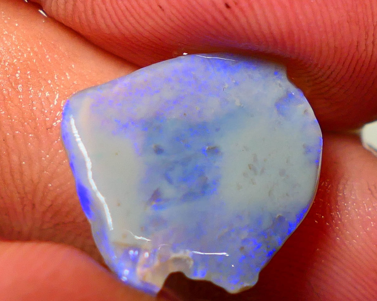 Lightning Ridge Rough Opal 3.75cts Seam Grey base Gorgeous Blue fires in the bar 16x15x2mm NS205