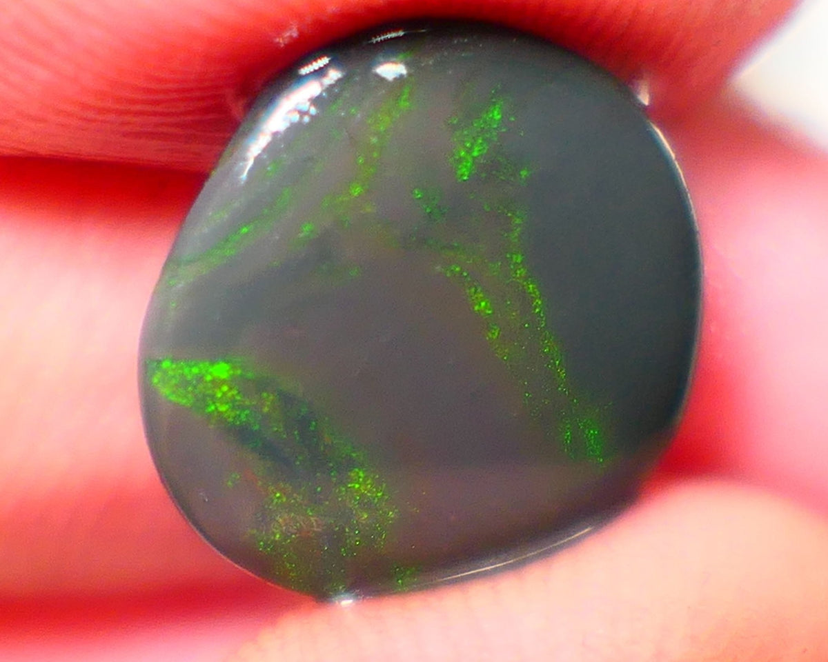 Lightning Ridge Rough / Rub Seam opal Miners Bench® 3.80cts Greens on Black 14x13x2.5mm NS203