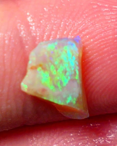 Lightning Ridge Rough Opal 0.90cts Crystal Seam showing Bright Green/Yellow/Blue Dominant colours 9x7x2.5mm NS320