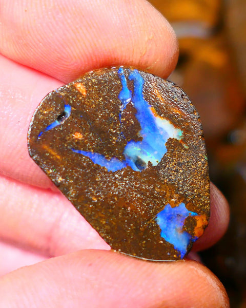 Queensland Boulder / Matrix opal 25cts rough/rub Winton Bright Blue fires showing in a vein 29x23x4mm ALP010