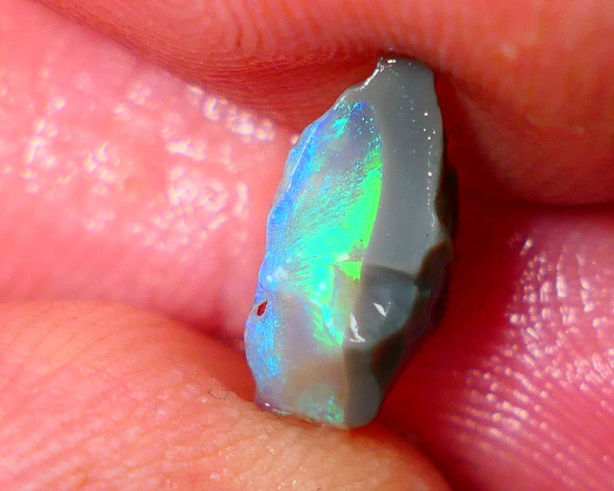 Lightning Ridge Little Bright Vibrant Vivid Seam Gem to cut 1.60cts Electric Blues/Greens 10x6x5mm NS357