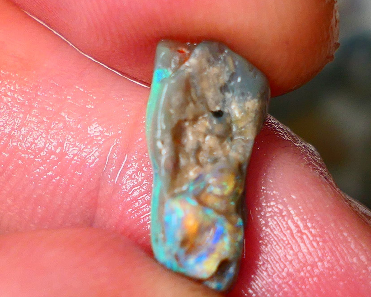 Lightning Ridge Dark Crystal base opal 3.70cts showing Blue/Green colours to gamble 16x7x6mm AUCTION28