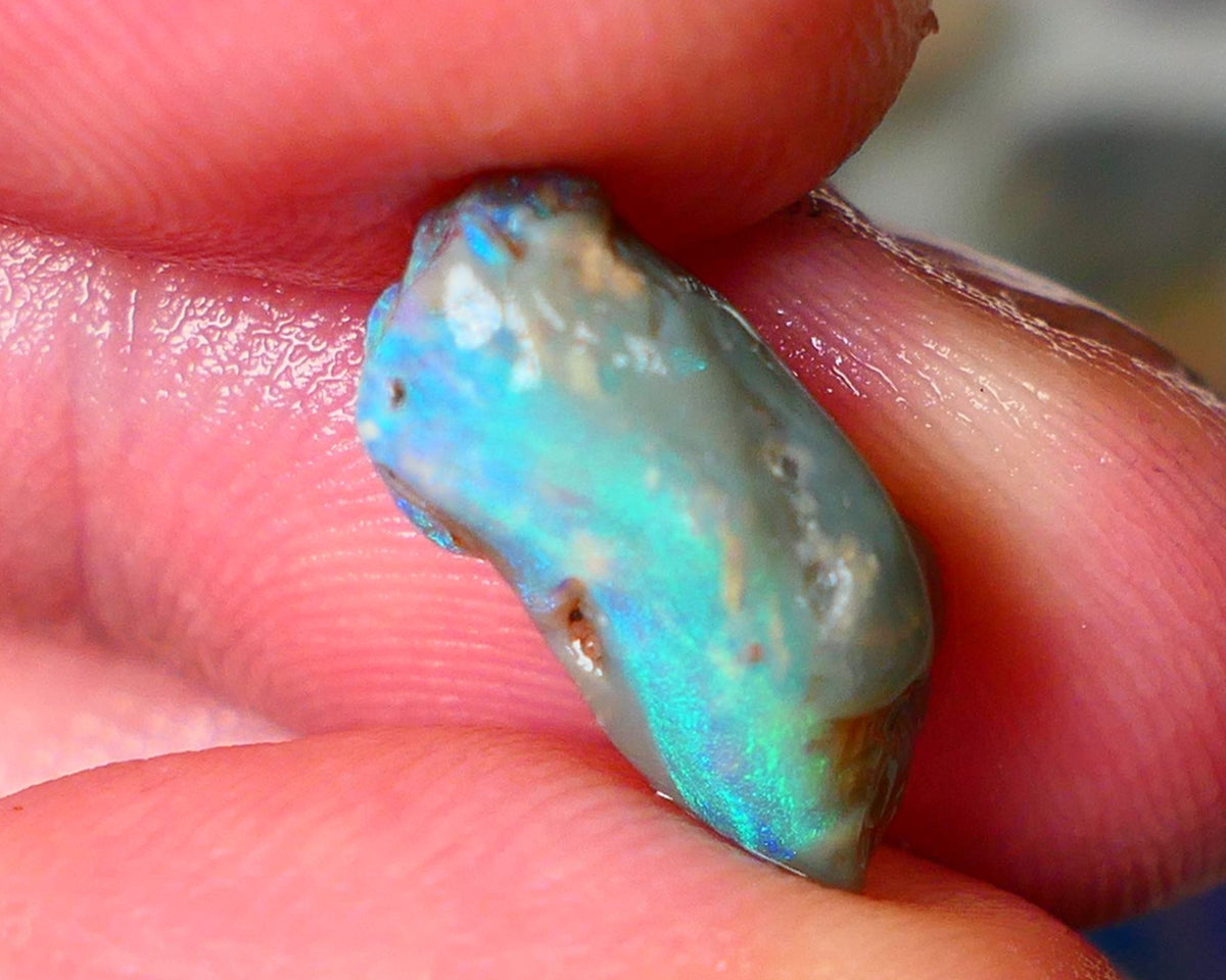 Lightning Ridge Dark Crystal base opal 3.70cts showing Blue/Green colours to gamble 16x7x6mm AUCTION28