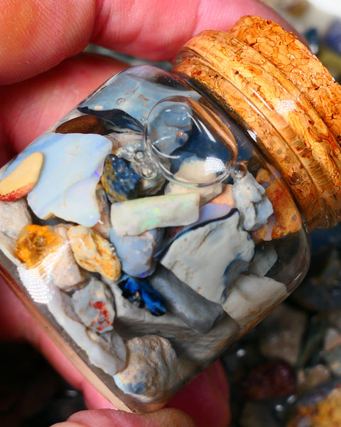 Lightning Ridge Rough Opal 250cts Mixed Potch with some bits of colour only 20mm to chip size range Auction17(jar2)