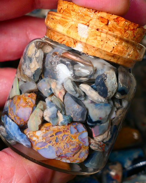 Lightning Ridge Rough Opal 250cts Mixed Potch with some bits of colour only 20mm to chip size range Auction19(jar4)