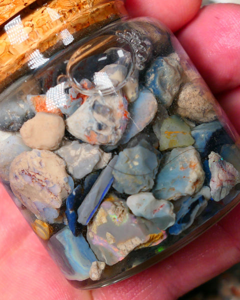 Lightning Ridge Rough Opal 250cts Mixed Potch with some bits of colour only 20mm to chip size range Auction20(jar5)