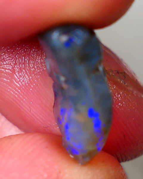 Bright & Colourful untouched knobby dark base 6.40cts L/Ridge Bright Vibrant Blues colours to cut 18x10x6mm Auciton47