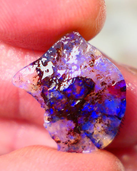 Mintabie Dark Crystal Seam opal rough 5.60cts Bright gorgeous Royal Blue fires showing asking to be explored 18x15x5mm Auction189