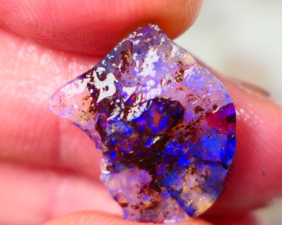 Mintabie Dark Crystal Seam opal rough 5.60cts Bright gorgeous Royal Blue fires showing asking to be explored 18x15x5mm Auction189