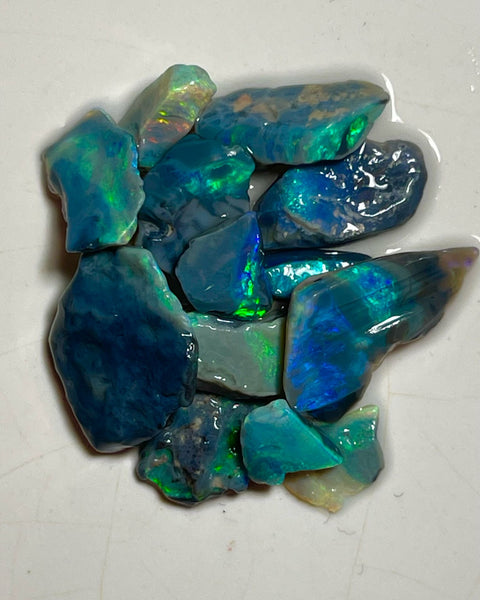 Cutters Parcel Mulga® Black/Dark Seam opal rough 30.75cts Wee Warra plains Lots of Bright Multicolours 16x14x3 to 8x8x2 mm NEW959