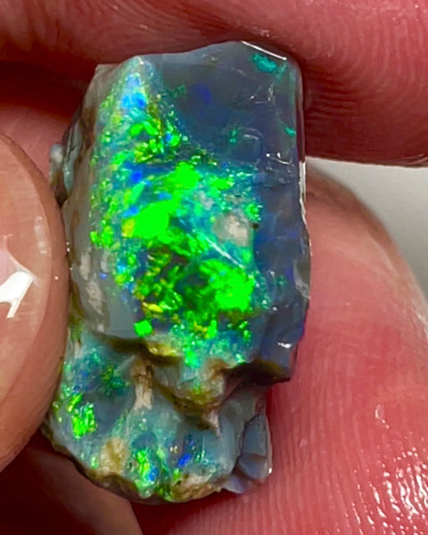 Gem Cutters Black seam opal rough Lightning Ridge 15.95cts Gorgeous Bright Multicolours showing potential Chinese writing /script pattern to cut 20.00x 14.00x 10.00mm NEW961