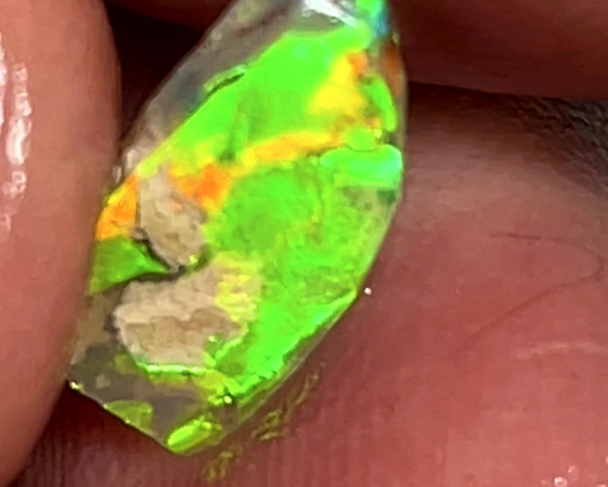 Lightning Ridge Opal Crystal Base Seam Formation Rough Rub 0.9cts Blinding Vibrant  Super Bright Green Dominant m.fires   10.000 x 5.000 x 1.500 mm WAE50