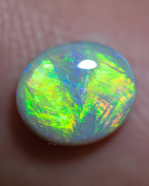 Crystal Opal Gemstone 0.95cts N7 Body Tone B2 Brightness  Broadflash & Brush Stroke pattern with TOP Multi colour fires WSA041021C